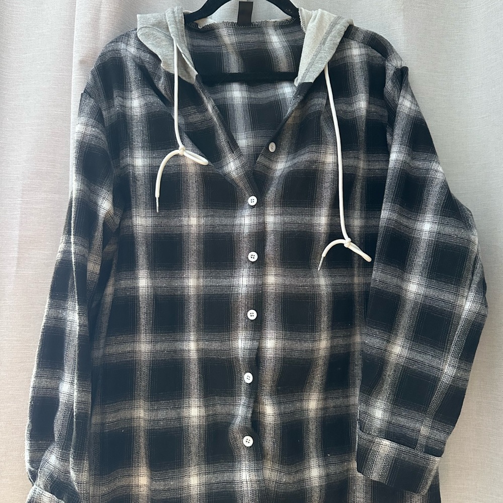 SHEIN Black and White Checkered Shirt with Hood